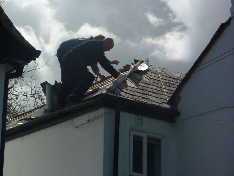 Wirral builder photographed risking lives